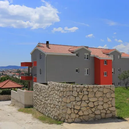 With A Parking Space Solin, Split - 17669 * 索林