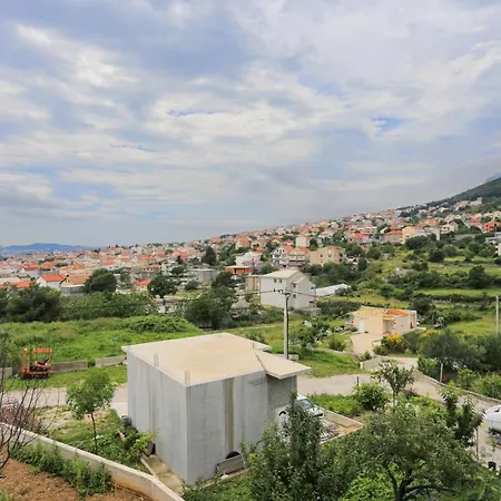 With A Parking Space Solin, Split - 17669 公寓